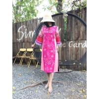 ราคา เดรสใยกัญชงลายดอกไม้สวยหวานเขียนเทียนปักมือด้นมือบนใยกัญชงทอมือประดับผ้าพลีทม้งจีนสวยงาม (22619703033)