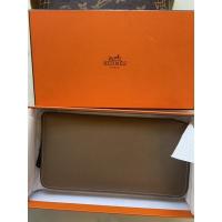 ราคา กระเป๋าตังHermes silk in long wallet gold epsom อปกกล่อง ตามสภาพดูได้ (14731914265)