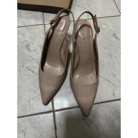 ราคา charles & keith รองเท้า size 37 แท้100% (18448627430)