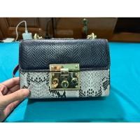 ราคา กระเป๋ามือสองหนังแท้ แต่งลายงู (29009065250)