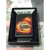 ราคา zippo 28335 zippo motorsports ผลิตปี 2012 สีดำลายแบบสกรีน รูปzippo motorsport พื้นหลังเป็นไมค์จับความเร็วที่มีไฟลุก (42111663740)