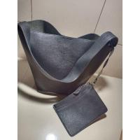 ราคา กระเป๋า GIVENCHY มือสองทรงถัง (24875652163)