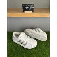 ราคา รองเท้าเด็กมือสองสภาพดีสีขาวล้วนรุ่นเชือกผูก ADIDAS 17 cm (24972354491)