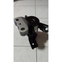ราคา ยางแท่นเครื่องตัวหน้าและขวา(ข้างหม้อน้ำ) Toyota altis 2010-2013 (auto) (40173035408)
