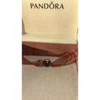 ราคา Charm Pandora มีตำหนิ ด้านนึงพลอยหลุด อีกด้านนึงปกติ มือสอง ของแท้ (25164888025)