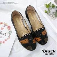 ราคา รองเท้าคัชชูสไตล์สุขภาพ หนังนิ่มฉลุลายเก็บหน้าเท้า ไซส์ 36-40 (1000533896)