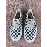 ราคา 1A009 รองเท้า Vans Classic Slip-On Checkerboard (ULTRACUSH) size 39 มือสอง (40623877926)