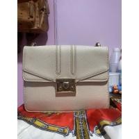 ราคา กระเป๋าCharles & Keith สีครีมรุ่นฮิต (10511233675)