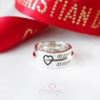 ราคา แหวนหัวใจประกบ Heart haft วงละครึ่งดวง (หน้าเรียบ 4mm อักษร รมสีดำ) แหวนคู่สลักชื่อ เงินแท้ 92.5% (16531082276)