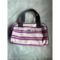 ราคา กระเป๋า Nike ปุ๊กปิ๊กสีชมพูม่วง (29782215285)