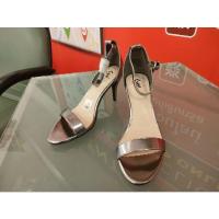 ราคา HOT!! รองเท้ารัดส้นสีเงิน แบรนด์ Fioni for Payless ไซส์ 35-43 (รองเท้าไซส์ใหญ่) (20107973040)