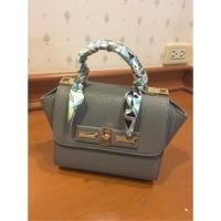 ราคา ส่งต่อของดี กระเป๋าทรง Valentino ⭐️ size: mini แถมฟรี❗️ผ้าพันหูกระเป๋า1ผืน (มือสองสภาพดี) (56350440)