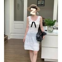 ราคา เดรสไปทะเลสาวอวบ เดรสไหมพรมยาว เดรสสาวอวบ ชุดเดรสเสื้อกั๊กสีขาวแบบชาแนล ไซส์เล็ก สำหรับวัยรุ่นและลูกสาว (42823527629)