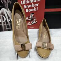 ราคา (ตำหนิ)รองเท้าFerragamo งานมือสองงานตู้ญี่ปุ่นSz34/22cm (43012226458)