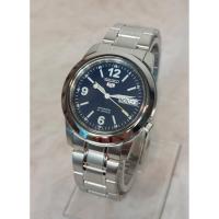 ราคา SEIKO 5 Automatic รุ่น SNKE61K1 นาฬิกาข้อมือผู้ชายสายแสตนเลส สีเงิน หน้าปัดสีน้ำเงิน - ของแท้ 100% (26467742469)