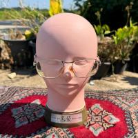 ราคา กรอบแว่นตา ไม่ทราบยี่ห้อ ทรงกรอบสวย กรอบสีเงิน ขาสีเงินดำ สภาพตัวมีรอยการจากใช้งาน ส่วนงานสีขามีรอยถลอกนิดหน่อย แข็งแรง (55950271088)