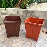 ราคา กระถางพลาสติกเหลี่ยมทรงสูง ขนาด 7 นิ้ว Worldclass No.9143c มีรูระบาย กระถางต้นไม้ขนาดเล็ก กระถางเหลี่ยม ที่ปลูกต้นไม้ (24646919316)