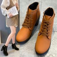 ราคา สปอตสินค้ารองเท้าบูทหุ้มข้อแฟชั่นผู้หญิง รองเท้าบูทมาร์ตินหนังกลับสไตล์เกาหลี สามารถเลือกได้ 2 สี (8883012026)