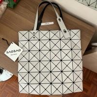 ราคา BAO BAO ISSEY MIYAKE ของแท้100% มือสอง (28369992717)