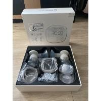 ราคา (มือ2 สภาพ 99%) Attitude Mom Mirror Light เครื่องปั๊มนมที่ดีที่สุด (9914813503)