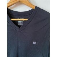 ราคา เสื้อยืดคอวี สีดำ แบรนด์ Guy Laroche รุ่น body fit คอตตอน 100% แท้ 100% ช้อปไทย ป้าย xl ใหม่มากๆ ไร้ตำหนิ (25125858471)