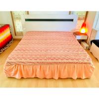 ราคา ผ้าคลุมเตียง (กระโปรงเตียง) หรือผ้าปูที่นอน (แบบหนา) ขนาด 6-6.5ฟุต สีส้มลายกราฟฟิกหลากสี ยี่ห้อ MISSONI มือสองเกาหลีแท้ (24700786484)