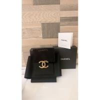 ราคา เข็มกลัดChanel สีทองเงา (24100601830)