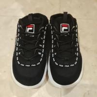 ราคา รองเท้าผ้าใบสีดำแบบไม่มีหุ้มส้น ยี่ห้อ FILA แท้ (มือสอง) (27291026370)