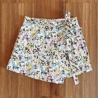 ราคา like new misty mynx กางเกงขาสั้นลายดอกไม้ size xs (15849021841)