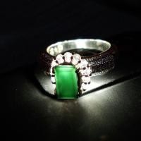 ราคา แหวนหยกพม่า สีดำส่องเขียว (19191529424)