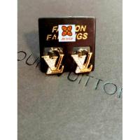 ราคา ต่างหูก้านเสียบ ประดับเพชร LV (5147947017)