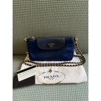 ราคา **ติดจอง**Prada Tessuto Crossbody สภาพดี ไม่มีตำหนิหนักค่ะ (23215761879)