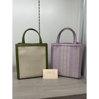 ราคา กระเป๋าสะพายข้างCharles&keith ทรงกล่อง 2,090.- (15297046616)