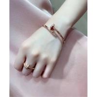 ราคา กำไลคาเทียตะปู หัวมีเพชร วัสดุสแตนเลส ไม่ดำไม่ลอก (3619333846)