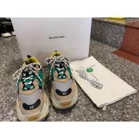 ราคา Balenciaga triple s size 43 (2391535684)