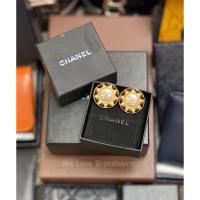 ราคา CHANEL Enamel, Faux Pearl & Crystal CC Clip On Statement Earrings (รับประกันสินค้าแท้) (27452697234)