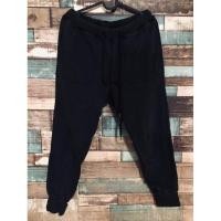 ราคา กางเกงวอร์ม GU มือสอง ด้านในเป็นผ้าสเวตเตอร์ สีเทาดำ รอบเอว 30-36 นิ้ว (25212215335)