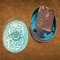 ราคา ตลับใหญ่สีผึ้งเขียว พร้อมรูปหลวงพ่อทาบ วัดกระบกขึ้นผึ้ง หายาก (43966148482)