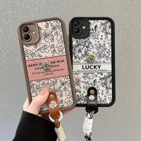 ราคา SAMSUNG หรูหราวินเทจดอกเคมีเลียสีดําสีน้ําตาลผีเสื้อดอกไม้หนังเทียมโทรศัพท์เชือกเส้นเล็กนุ่มเต็มเลนส์ปกป้องกรณีโทรศัพท์สําหรับ กาแลคซี ก04สําหรับซัมซุงปกหลังก (28393505966)