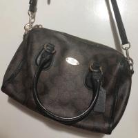 ราคา Coach ทรงหมอน 9” used แท้100% (1450904404)
