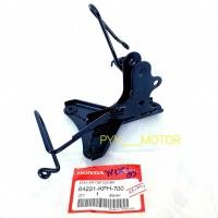 ราคา แท้ศูนย์❗ เหล็กยึดตะกร้าหน้า , ขายึดตะกร้าหน้า , ขาตะกร้าหน้า WAVE125i 2007 (ไฟเลี้ยวบังลม) รหัสสินค้า 64221-KPH-700 (8471620171)