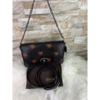 ราคา Coach Pouch พอช มือสอง ของแท้ พร้อมสายยาว (10559391241)