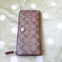 ราคา Coach กระเป๋าสตางค์คลัชซิปรอบของแท้100% มือสอง (866510809)