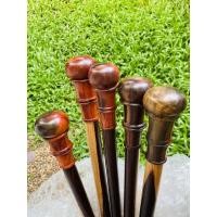 ราคา ไม้ตะพดไม้เท้าทำจากไม้พยุง ลายติดกะพี้ คละเล่ม ยาวประมาณ 93-103 ซม. 1 ด้าม (14096835840)