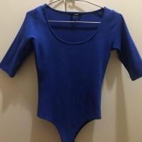 ราคา พร้อมส่ง (เสื้อผ้ามือสอง) เสื้อยืดบอดี้สูท สีน้ำเงิน ไซส์ XS (7301329069)