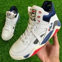 ราคา FILA Cage Leather Mid size 38 รองเท้าผ้าใบ รองเท้า preloved (50950731024)
