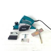 ราคา กบไฟฟ้า 3 นิ้ว Makita รุ่น 1900B (580วัตต์) (25167881575)