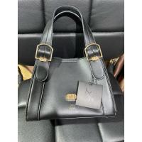 ราคา กระเป๋าสะพายแบรน์ LYN (28467083355)