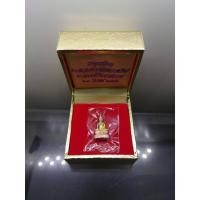 ราคา พระชัยวัฒน์พระพุทธนวราชบพิตร เนื้อเงินสามกษัตริย์ พิธีพุทธาภิเษก ณ วัดพระศรีรัตนศาสดาราม ปี2540 พร้อมกล่องเดิม (25121759753)