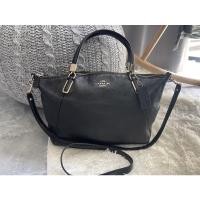 ราคา Coach ทรงพัดสีดำ ของแท้ 100% (21002649375)